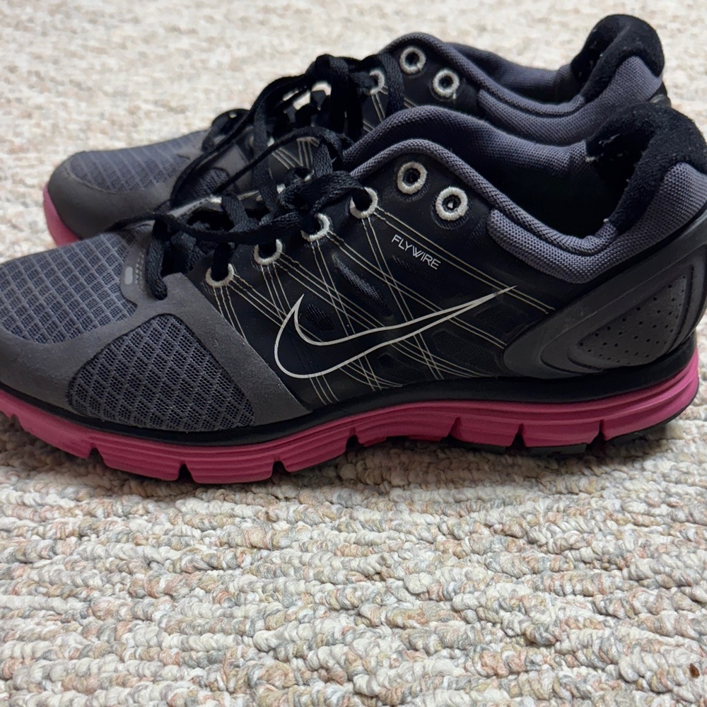 Nike Women's Lunarglide 2  Black and Pink Athletic Shoes